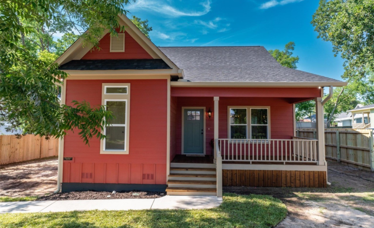 Tour This Adorable Cottage Built in 2023 with Loads of Southern Charm