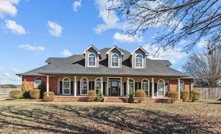 Elegant Winnsboro House With Lower Price is Ready for New Owner