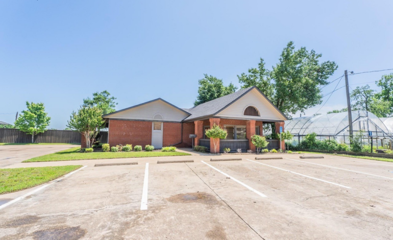 Bring Your Business to this Commercial Brick Building For Lease in Sulphur Springs