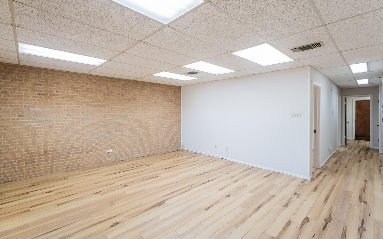 3 Commercial Spaces Provide Local Business Owners Available Places to Lease