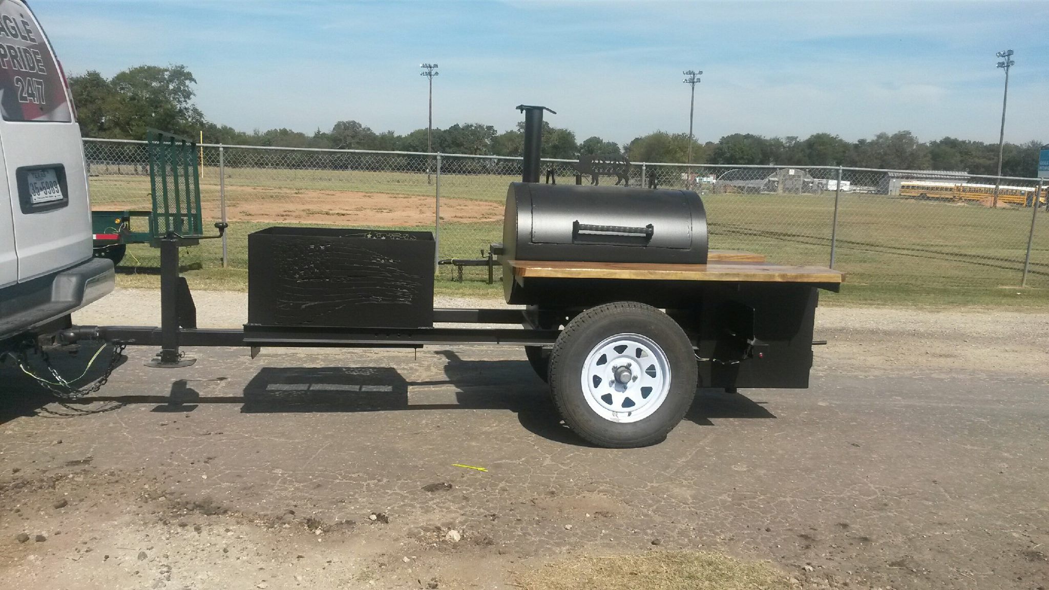 Como-Pickton FFA Builds Smoker for the Help-A-Child Ag Mech Project Show