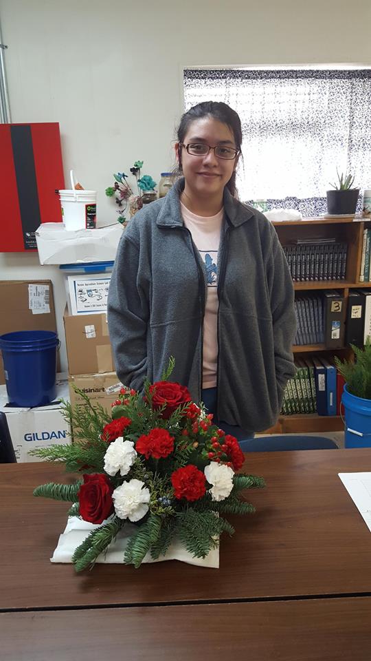 Como-Pickton FFA Advanced Floral Design Students Place in Top 10 in Holiday Floral Design Challenge