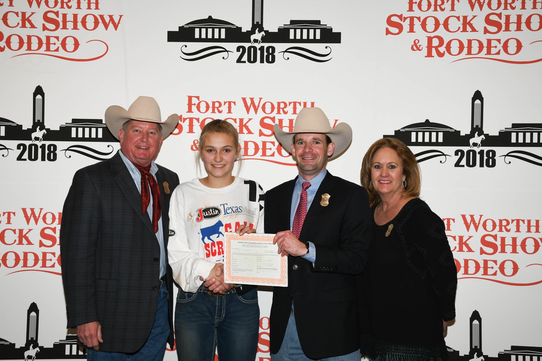 Sulphur Springs FFA Member Elida Miller Wins Calf Scramble at Fort Worth Stock Show