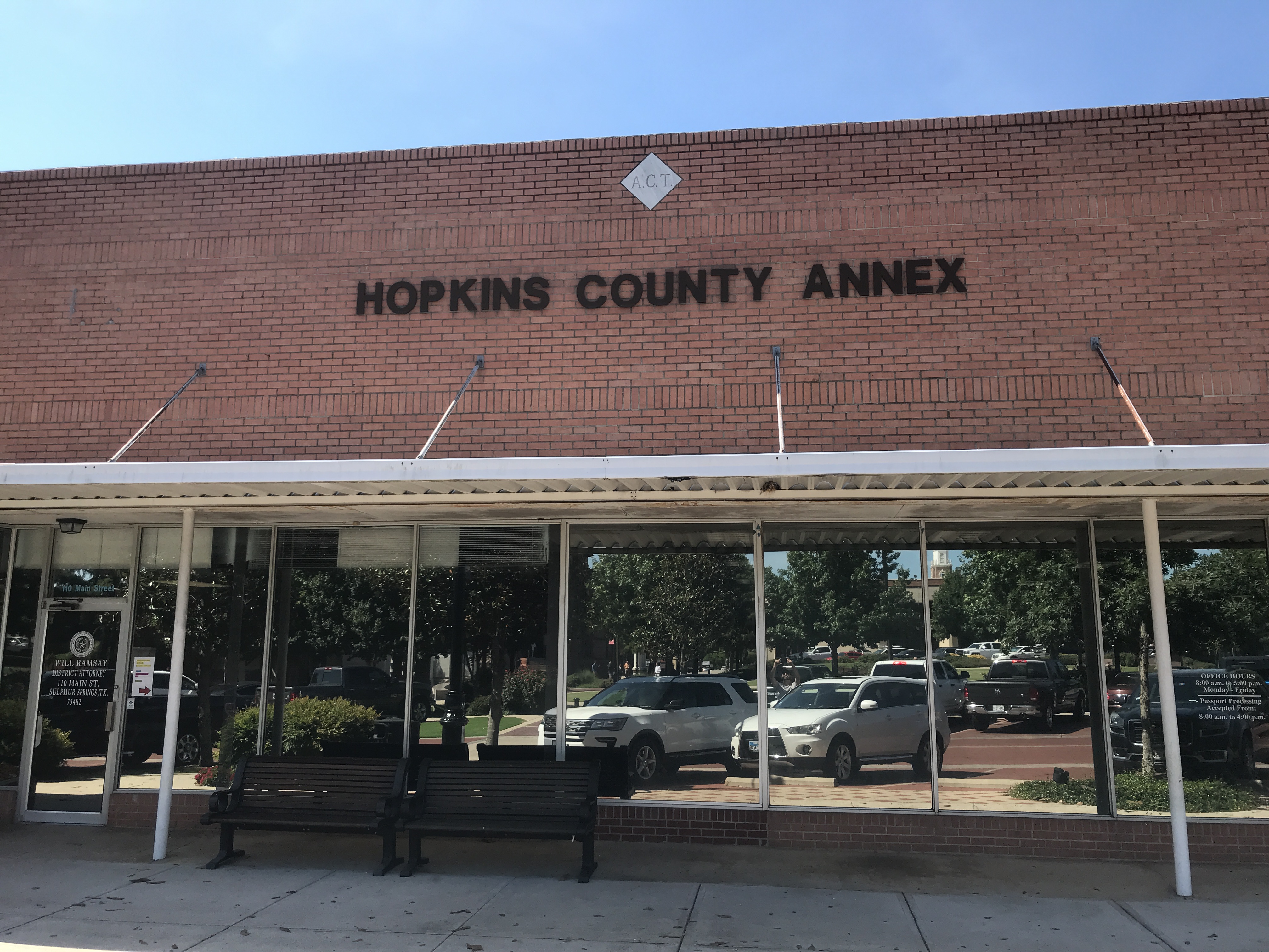 Hopkins County Commissioners Court Approves Sale Agreement for Annex Buildings(110 & 118 Main St.)