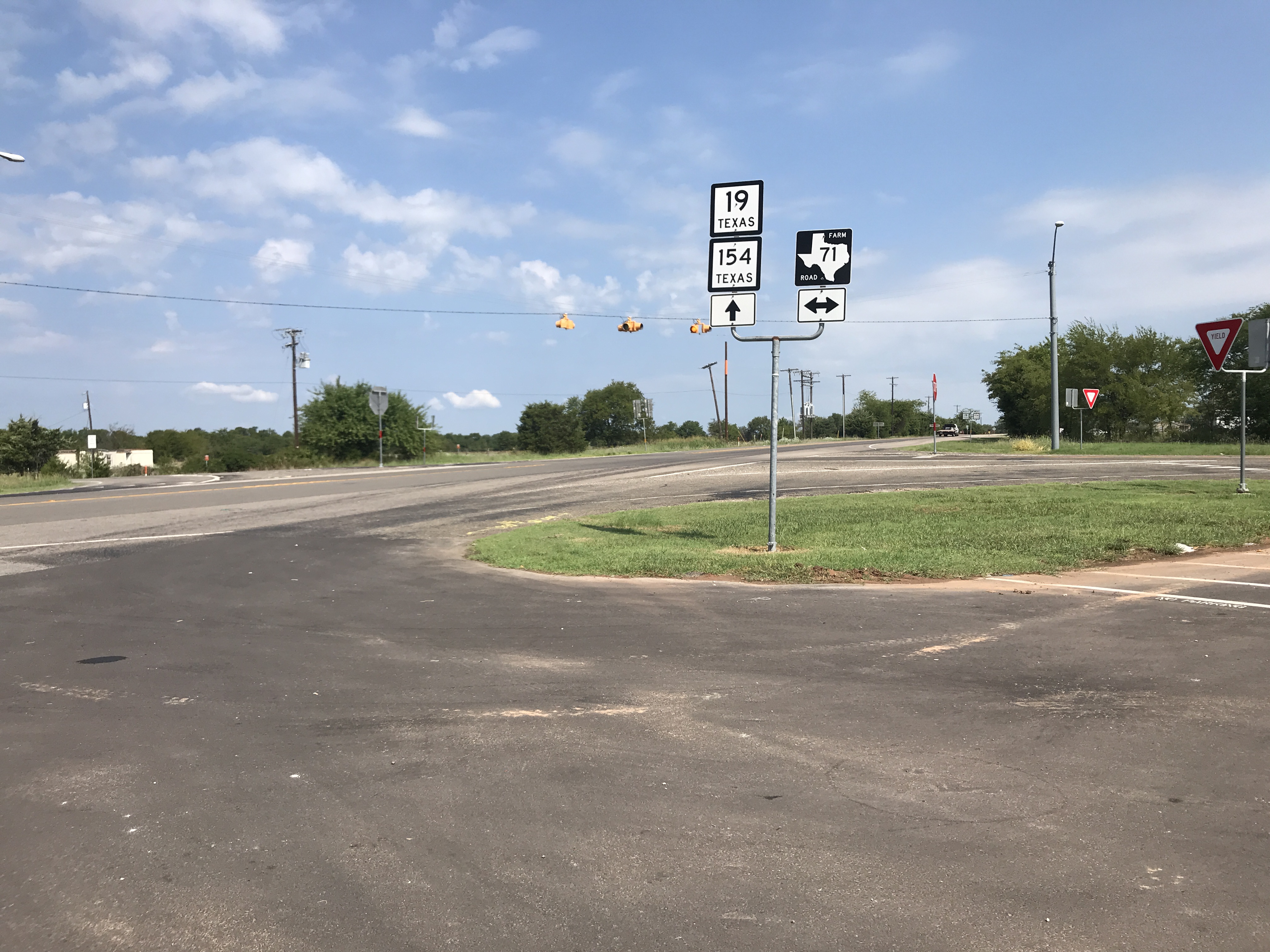 Intersection of Highway 19 North and FM 71 W in Birthright to Become a 4-Way Stop on September 17th