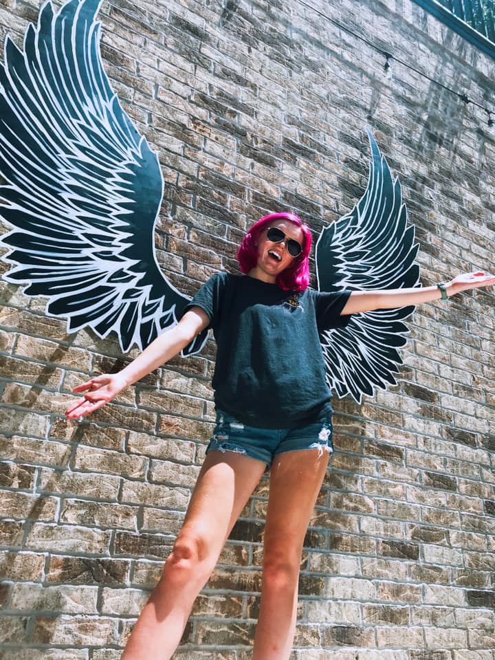 Get Your Wings in Sulphur Springs at New ‘Selfie Wall’ Downtown