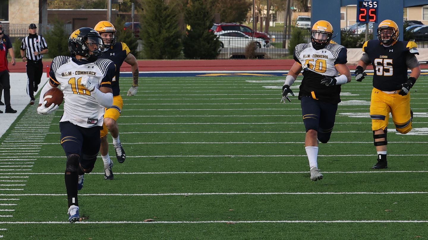 Defense holds off late charge for 27-18 win in Texas A&M University-Commerce Football Fall Game