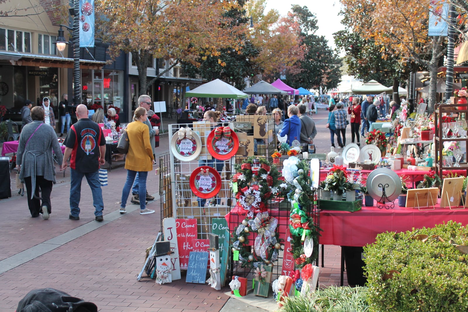Seventh annual Main Street Christmas Market shows homemade goods