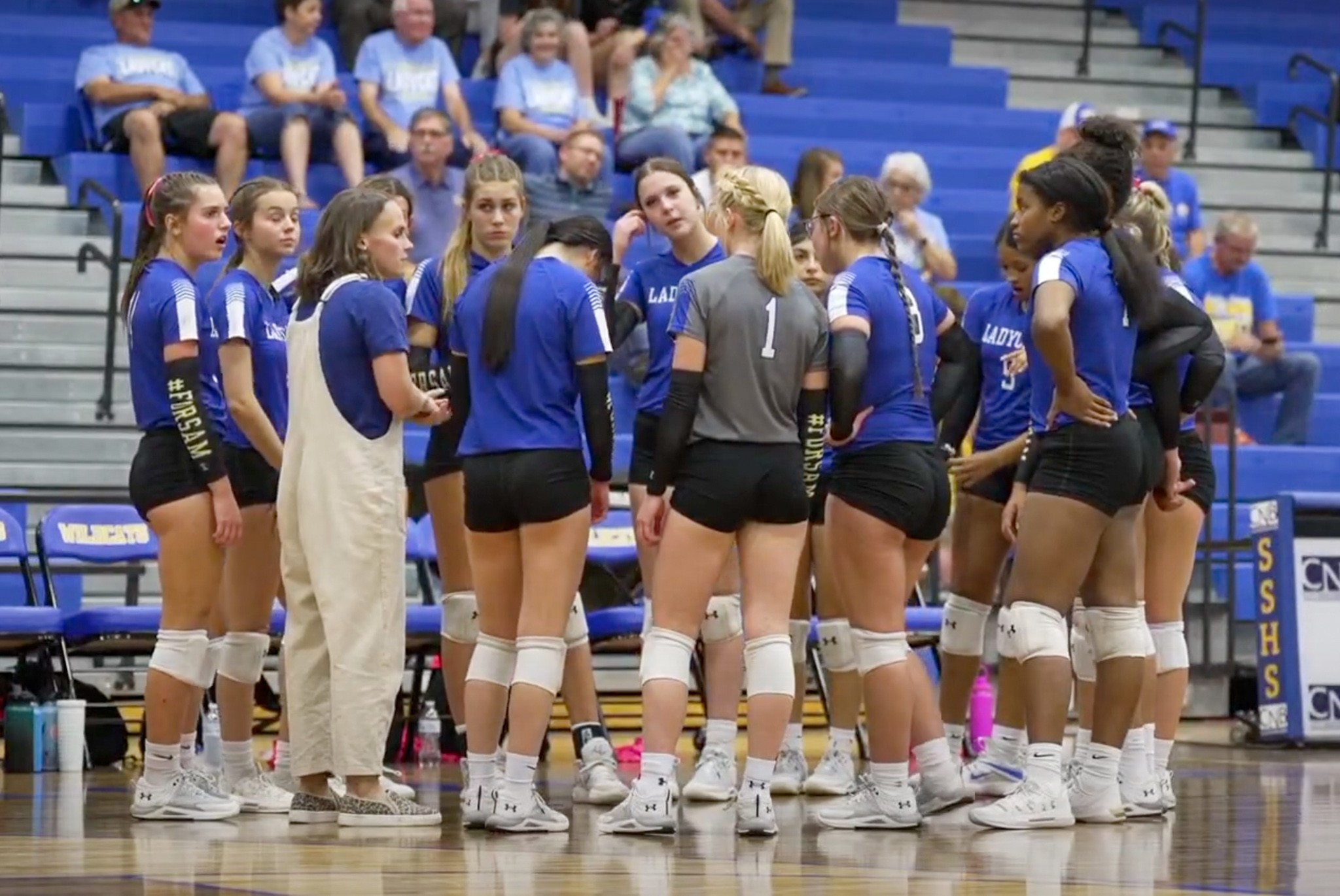 Lady Cats take down Paris in straight sets