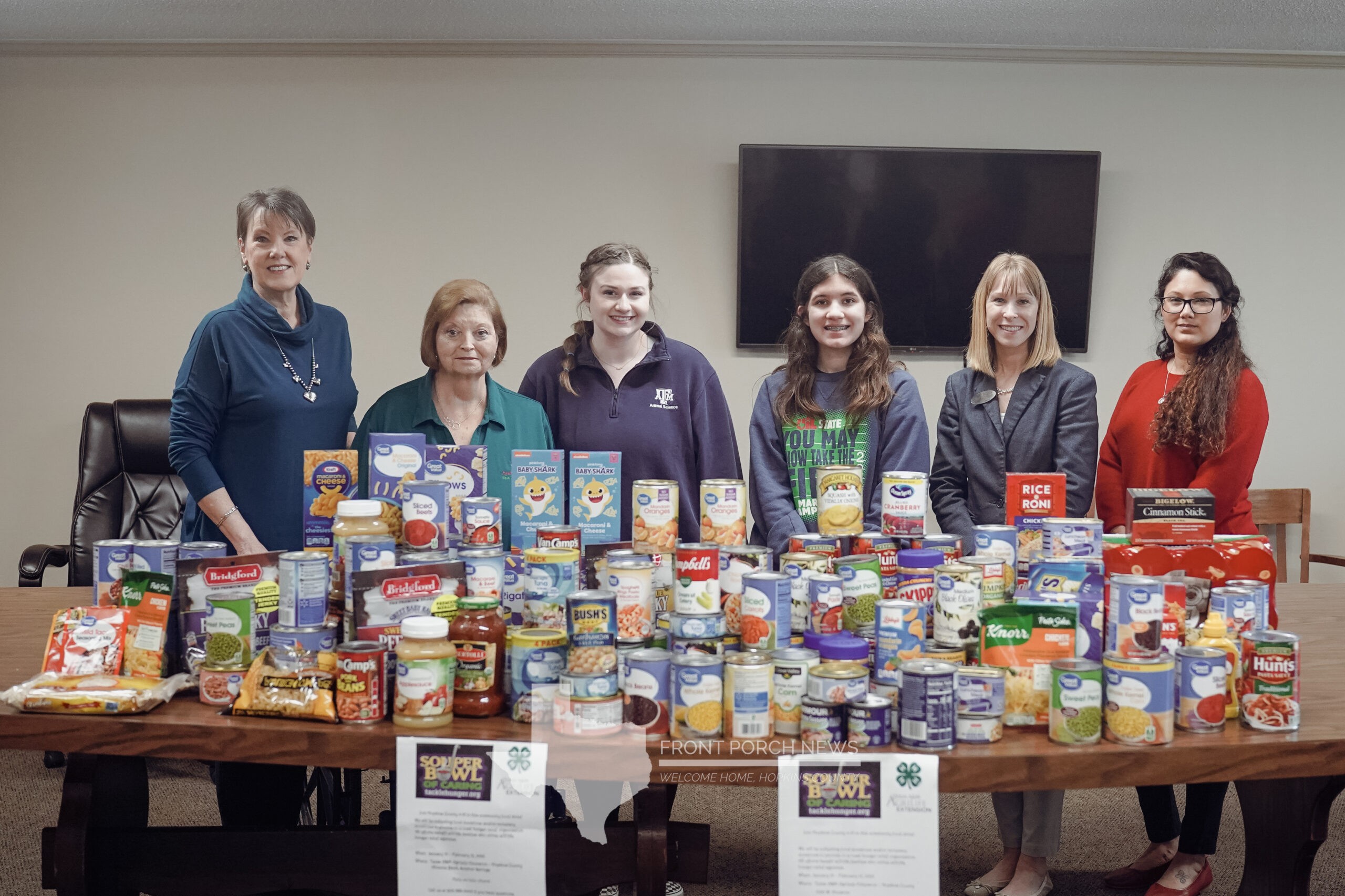 Hopkins County 4H receives canned goods during Souper Bowl drive