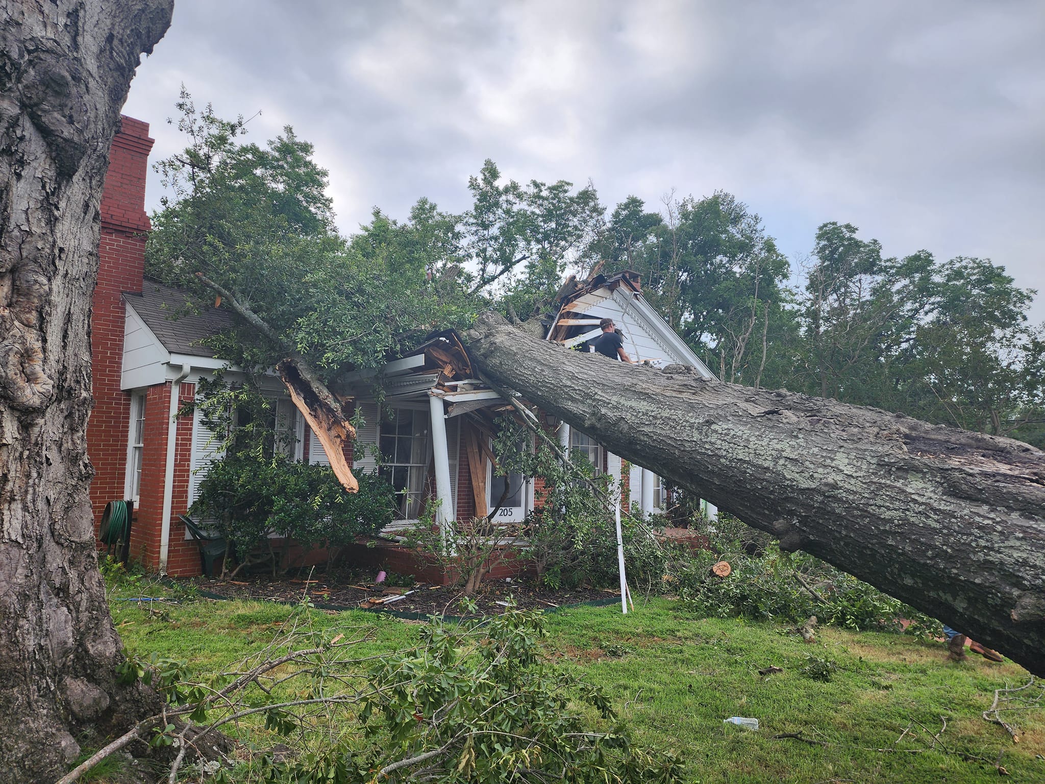 Severe storms leave areas of Winnsboro without power, water