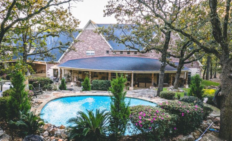 7 Incredible Houses Real Estate Buyers Will Want to Add to Their Christmas List